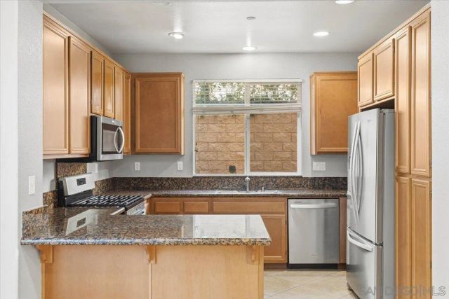 10034 Leavesly Trail, Santee, CA 92071