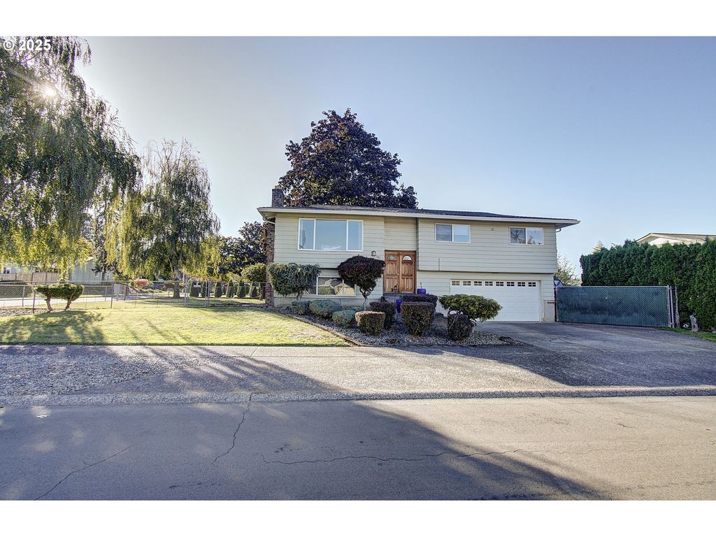 3935 Se STOTT Ave, Troutdale, OR 97060
