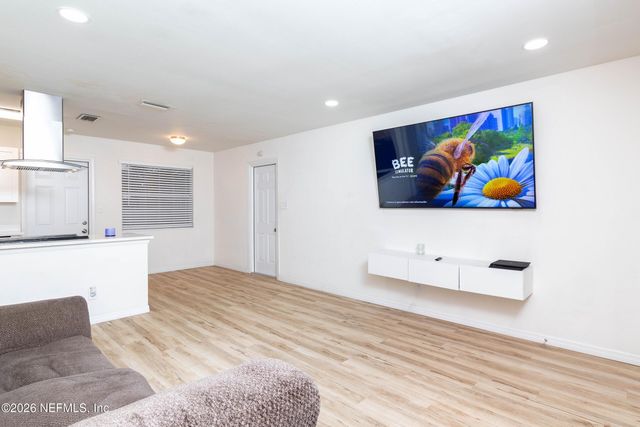 7303 SANDHURST Road S, Jacksonville, FL 32277