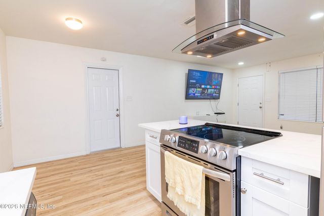 7303 SANDHURST Road S, Jacksonville, FL 32277