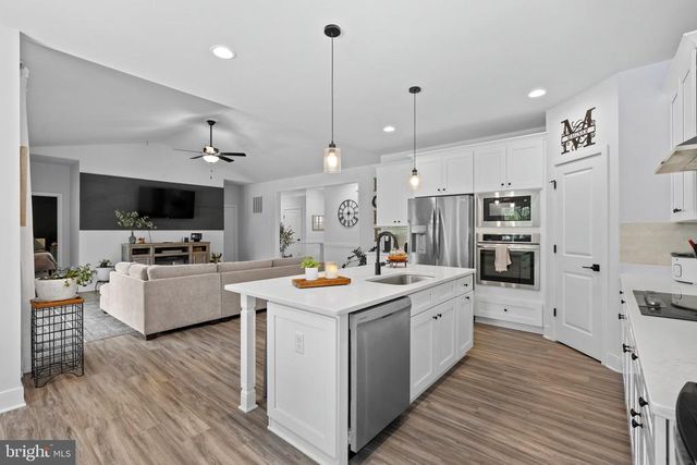 3283 FLAT RUN RD, Locust Grove, VA 22508