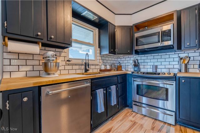 2836 Unclmorse Avenue, Akron, OH 44314