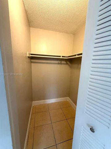 2111 NW 55th Ave 211, Lauderhill, FL 33313