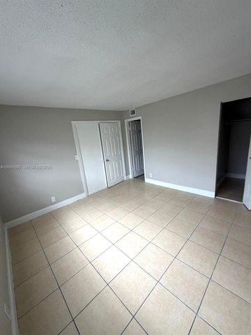 2111 NW 55th Ave 211, Lauderhill, FL 33313