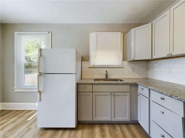 301 Lawndale Avenue, Kansas City, MO 64123