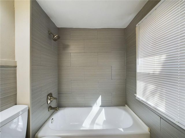 301 Lawndale Avenue, Kansas City, MO 64123