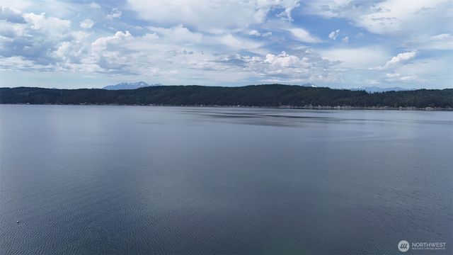 16301 E State Route 106, Belfair, WA 98528