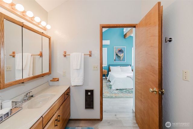 16301 E State Route 106, Belfair, WA 98528