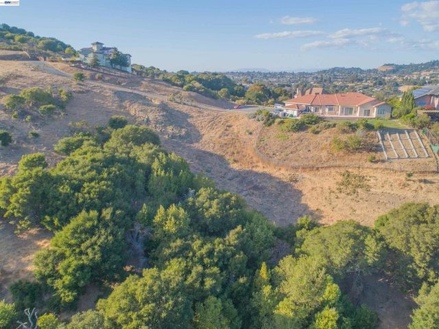 Knobcone Ct, Richmond, CA 94803