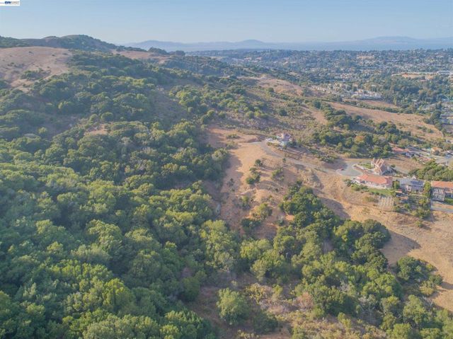 Knobcone Ct, Richmond, CA 94803
