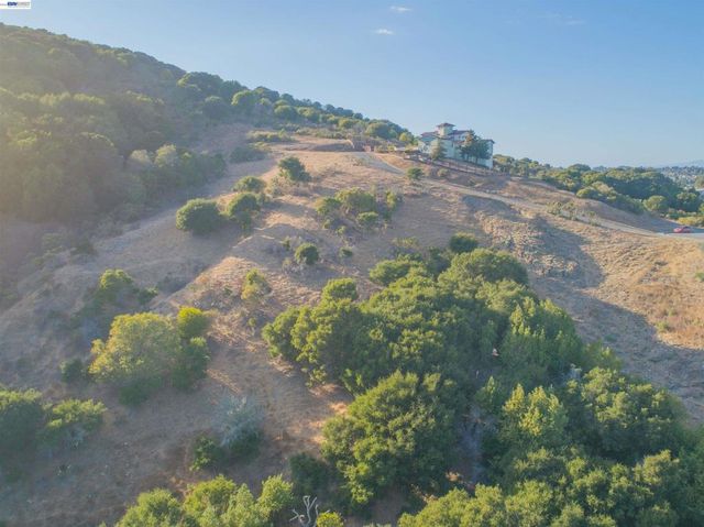 Knobcone Ct, Richmond, CA 94803