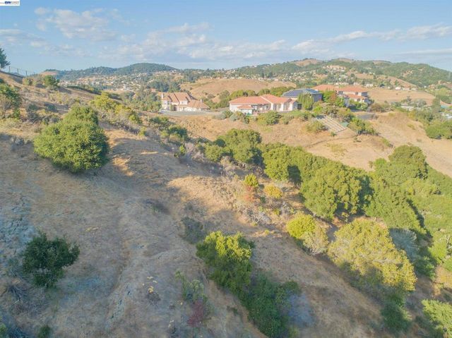 Knobcone Ct, Richmond, CA 94803