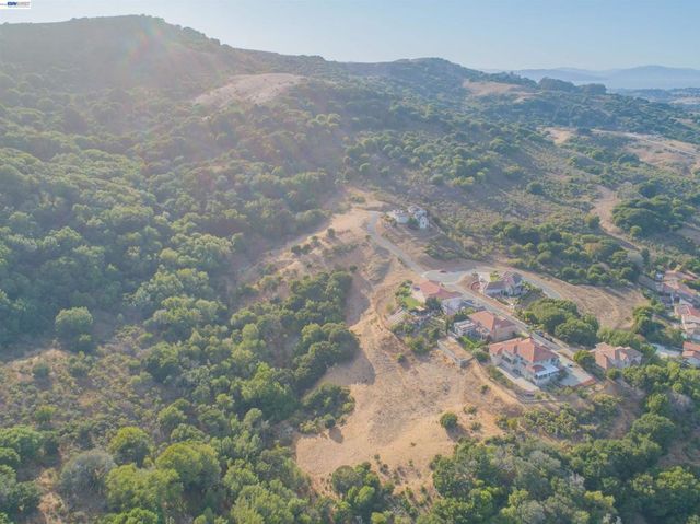 Knobcone Ct, Richmond, CA 94803