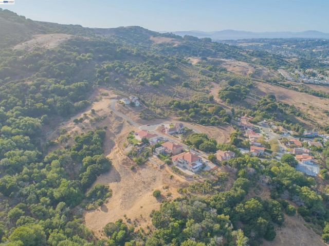 Knobcone Ct, Richmond, CA 94803