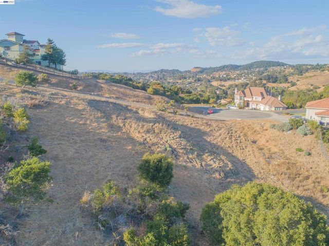 Knobcone Ct, Richmond, CA 94803