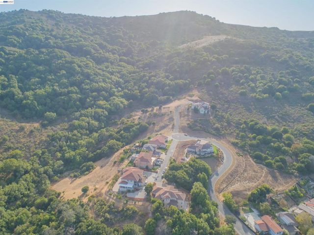 Knobcone Ct, Richmond, CA 94803