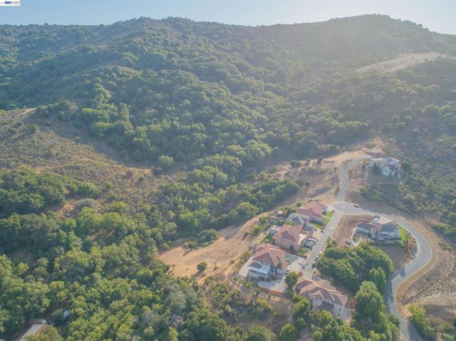 Knobcone Ct, Richmond, CA 94803