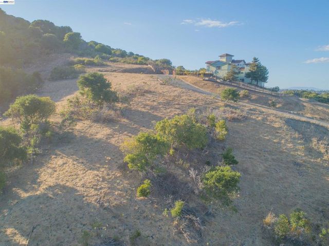 Knobcone Ct, Richmond, CA 94803