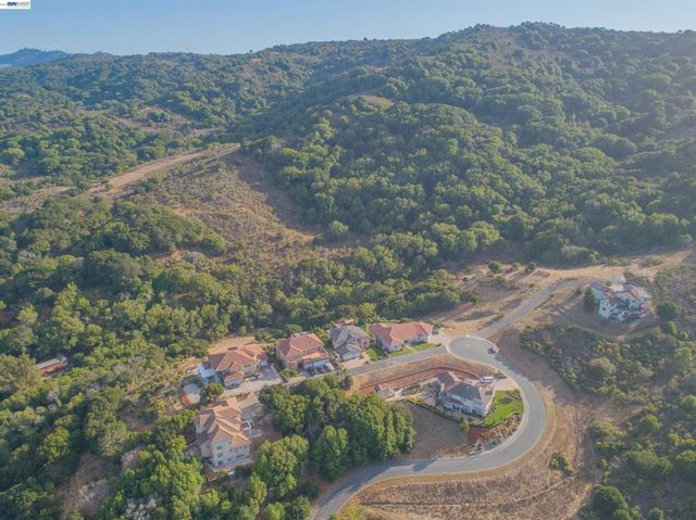 Knobcone Ct, Richmond, CA 94803