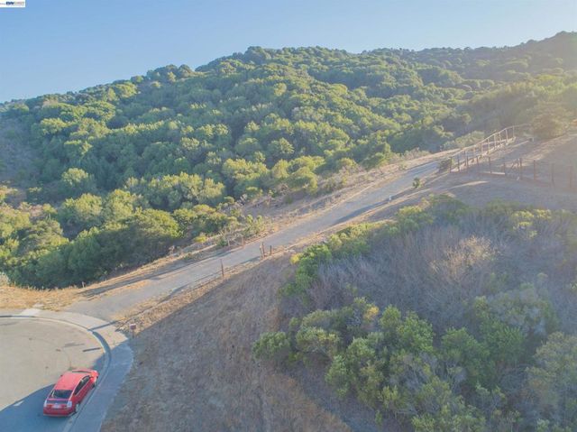Knobcone Ct, Richmond, CA 94803