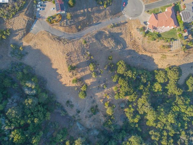 Knobcone Ct, Richmond, CA 94803