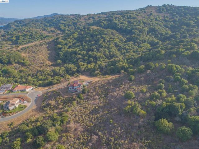 Knobcone Ct, Richmond, CA 94803