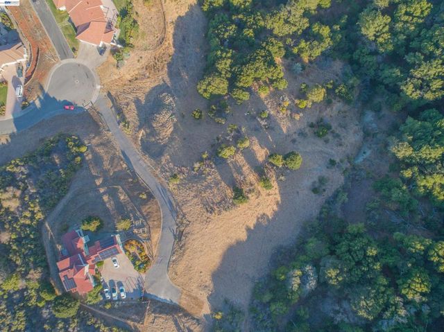 Knobcone Ct, Richmond, CA 94803