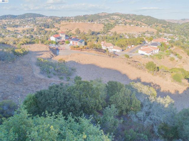 Knobcone Ct, Richmond, CA 94803