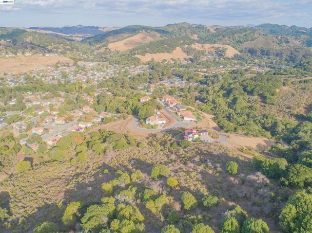 Knobcone Ct, Richmond, CA 94803