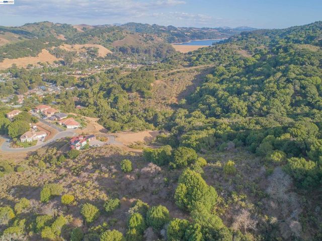 Knobcone Ct, Richmond, CA 94803