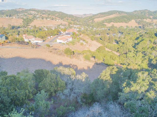 Knobcone Ct, Richmond, CA 94803