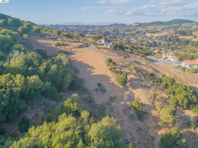 Knobcone Ct, Richmond, CA 94803