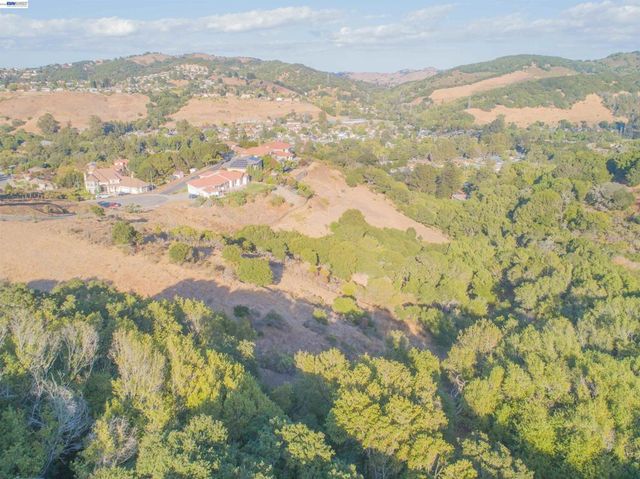 Knobcone Ct, Richmond, CA 94803
