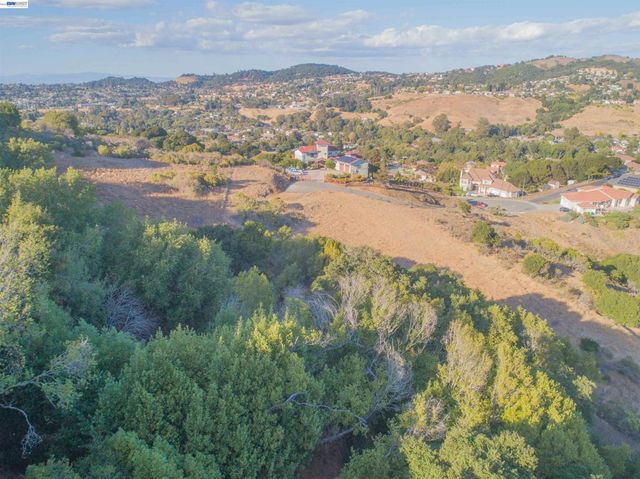 Knobcone Ct, Richmond, CA 94803