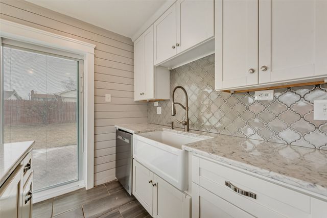 2736 E Wentwood Drive, Carrollton, TX 75007