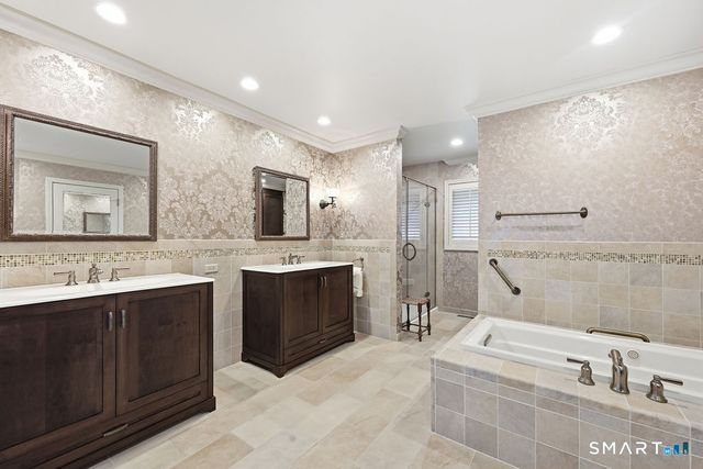 38 Cary Lane 38, Bloomfield, CT 06002