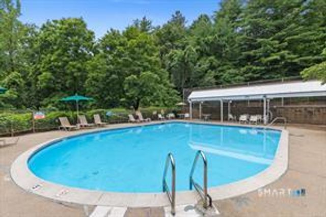 38 Cary Lane 38, Bloomfield, CT 06002
