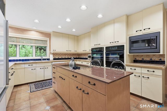38 Cary Lane 38, Bloomfield, CT 06002