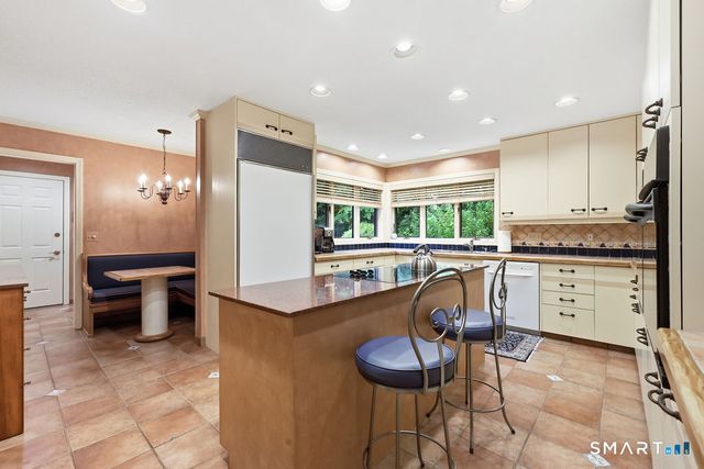 38 Cary Lane 38, Bloomfield, CT 06002