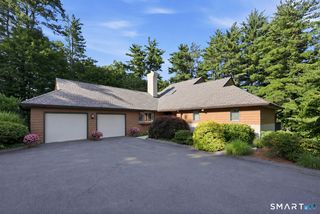 38 Cary Lane 38, Bloomfield, CT 06002