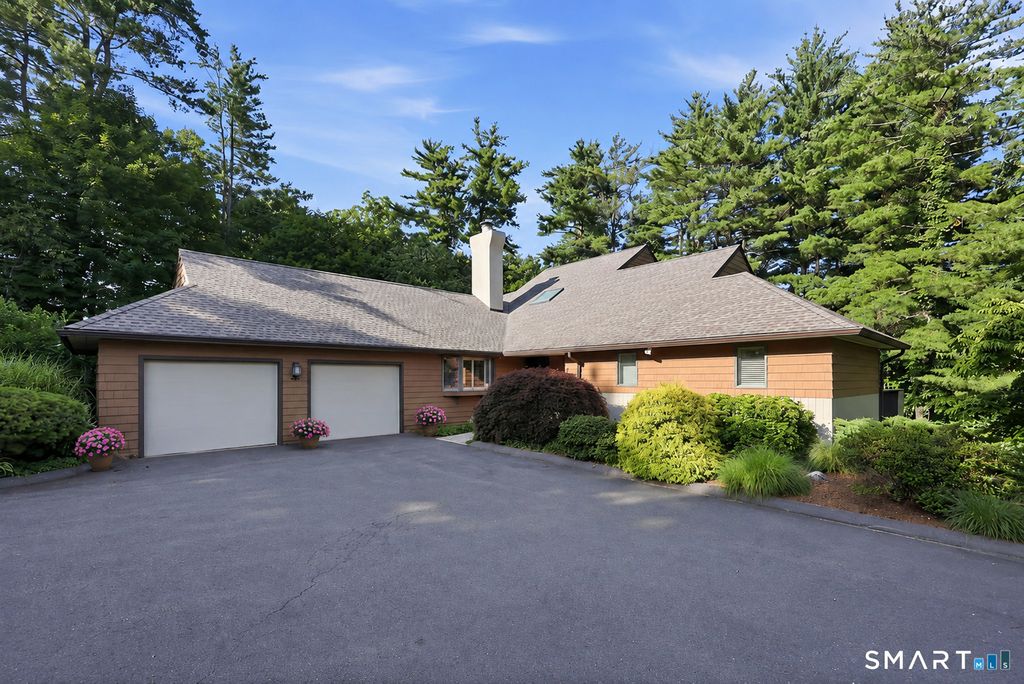38 Cary Lane 38, Bloomfield, CT 06002