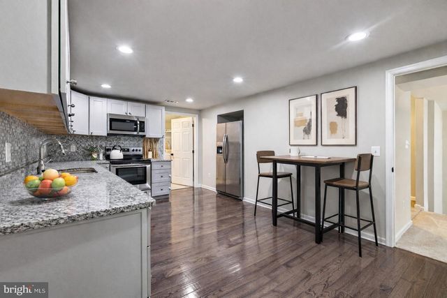 72 HILLCREST DR, Stafford, VA 22556