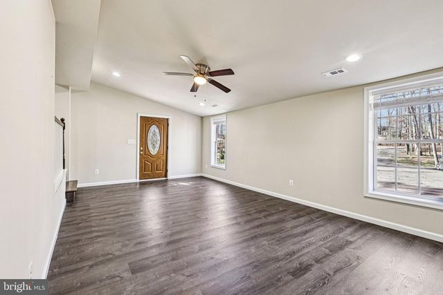 72 HILLCREST DR, Stafford, VA 22556