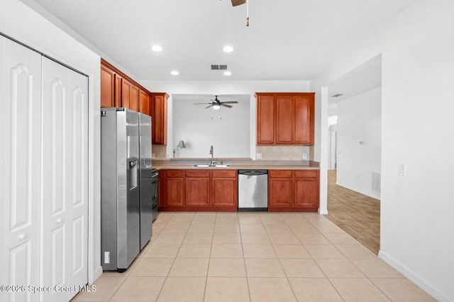 4366 Fitzroy Reef Drive, Mims, FL 32754