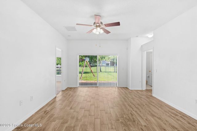 4366 Fitzroy Reef Drive, Mims, FL 32754