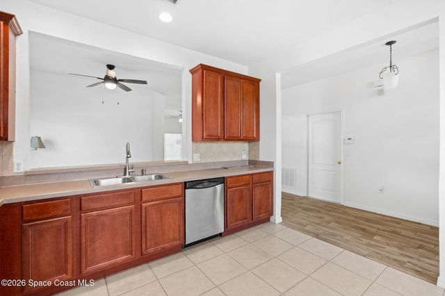 4366 Fitzroy Reef Drive, Mims, FL 32754