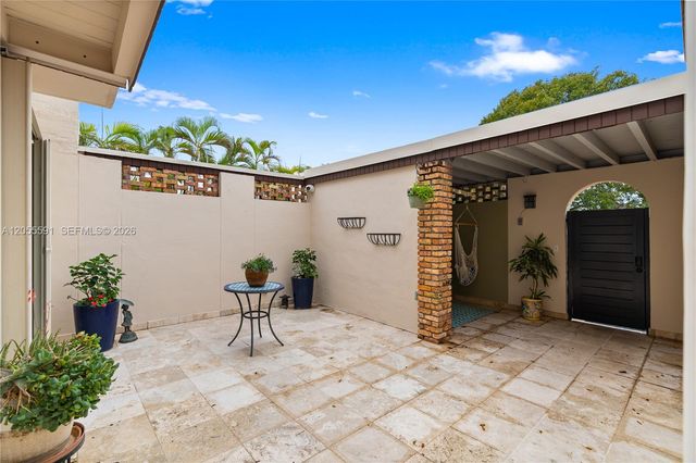 7282 Jacaranda Ln, Miami Lakes, FL 33014