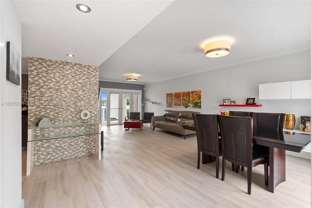7282 Jacaranda Ln, Miami Lakes, FL 33014