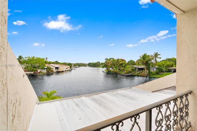 7282 Jacaranda Ln, Miami Lakes, FL 33014