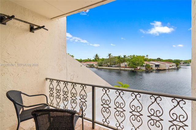 7282 Jacaranda Ln, Miami Lakes, FL 33014